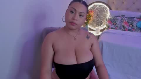 Snapshot of hellenamazing chatting on December 2025 06:44:02 AM hellenamazing online show from December 2025 06:44:02 AM