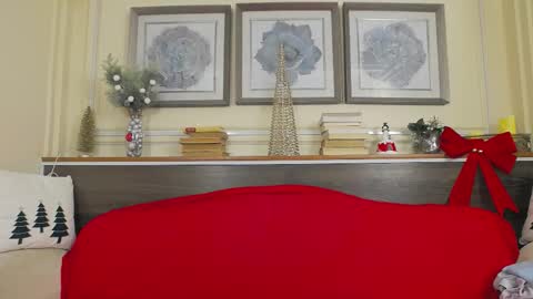    online show from December 2025 03:33:01 AM