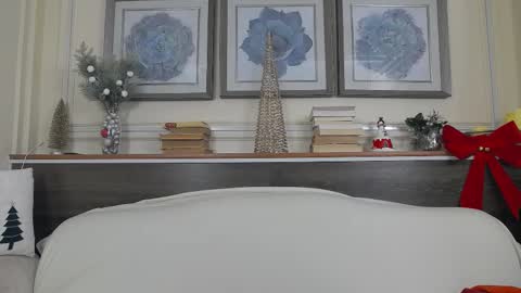    online show from December 2025 04:18:02 AM