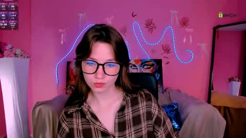 Helli online show from May 2026 07:22:02 PM
