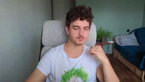 Snapshot of hellish_sugar chatting on October 2025 07:20:02 AM Remy online show from October 2025 07:20:02 AM