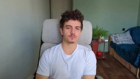 Snapshot of hellish_sugar chatting on October 2025 08:33:01 AM Remy online show from October 2025 08:33:01 AM