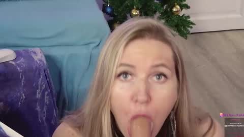 Alisia  Monday to Friday from 10 am to 4 pm GMT 2 online show from December 2024 11:29:01 AM