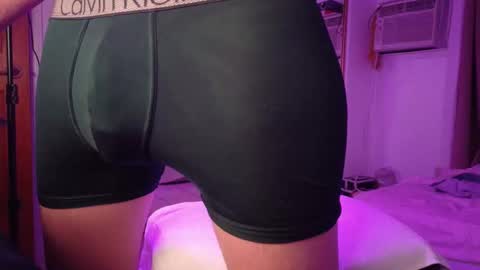 Snapshot of helloimleo123 chatting on March 2026 05:23:01 AM HeyImLeo online show from March 2026 05:23:01 AM