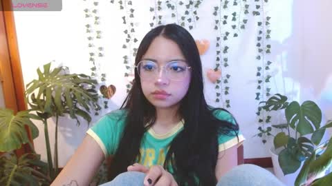 hellokitty_valery1 online show from May 2026 01:23:01 AM