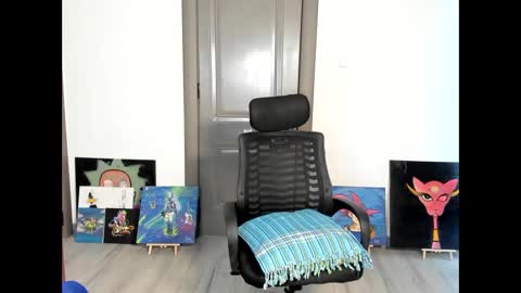 Snapshot of hellotitty_ chatting on April 2026 05:34:01 AM Sandy online show from April 2026 05:34:01 AM