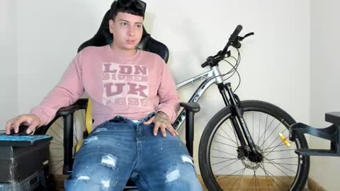 Snapshot of hellstar_team chatting on October 2025 05:30:01 AM Star and Andy online show from October 2025 05:30:01 AM