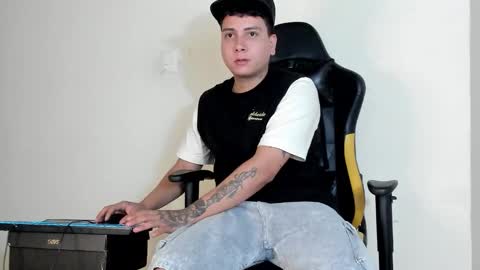 Snapshot of hellstar_team chatting on November 2025 08:42:01 AM Star and Andy online show from November 2025 08:42:01 AM