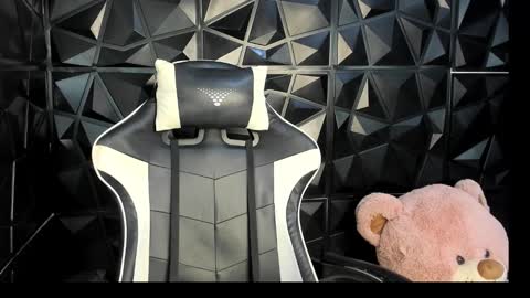 Snapshot of heluehorny13 chatting on November 2025 05:43:01 AM heluehorny13 online show from November 2025 05:43:01 AM