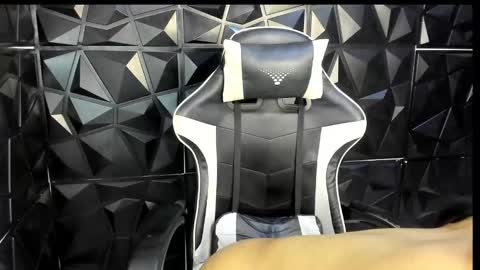 Snapshot of heluehorny13 chatting on February 2026 05:11:01 PM heluehorny13 online show from February 2026 05:11:01 PM