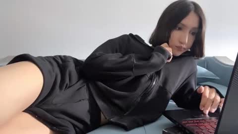 Snapshot of hencamx chatting on September 2025 06:06:02 AM Eva online show from September 2025 06:06:02 AM