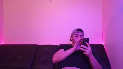 HENNIDRIP online show from January 2026 05:35:01 AM