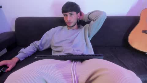 henrik_senn online show from March 2026 09:01:01 AM