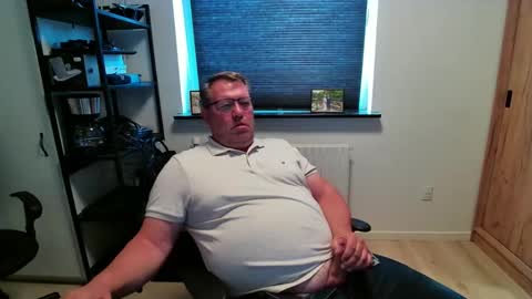Snapshot of henrikrp1971 chatting on June 2026 01:26:01 PM henrikrp1971 online show from June 2026 01:26:01 PM