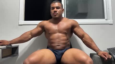 Henri online show from February 2025 11:36:01 PM