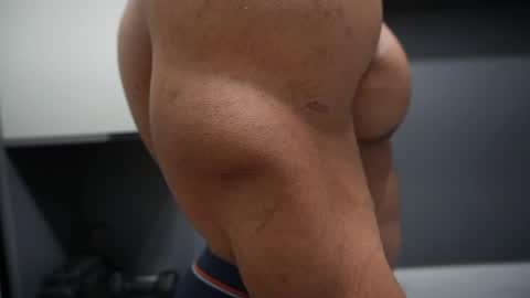 Henri online show from April 2026 12:52:01 AM