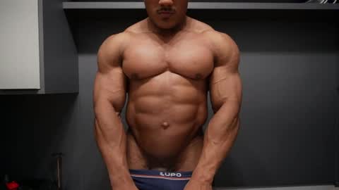Henri online show from April 2026 09:52:01 PM