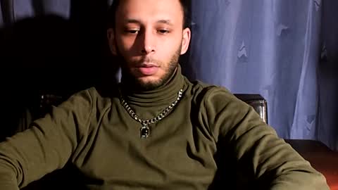 Snapshot of henryaxe chatting on December 2024 09:57:01 PM HenryAxe online show from December 2024 09:57:01 PM