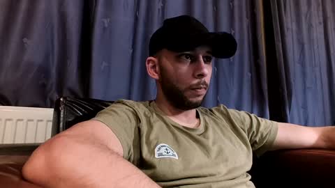 Snapshot of henryaxe chatting on December 2024 01:50:01 PM HenryAxe online show from December 2024 01:50:01 PM