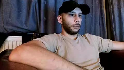 Snapshot of henryaxe chatting on December 2024 07:24:02 PM HenryAxe online show from December 2024 07:24:02 PM