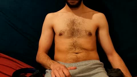 Snapshot of henryaxe chatting on February 2025 10:45:01 PM HenryAxe online show from February 2025 10:45:01 PM