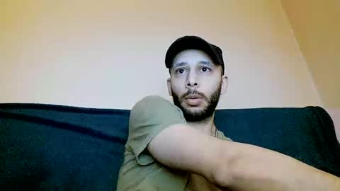 Snapshot of henryaxe chatting on February 2025 12:14:01 AM HenryAxe online show from February 2025 12:14:01 AM