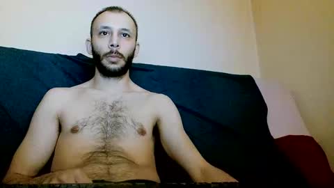 Snapshot of henryaxe chatting on March 2025 12:37:01 AM HenryAxe online show from March 2025 12:37:01 AM