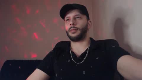 Snapshot of henryaxe chatting on September 2025 10:02:01 PM HenryAxe online show from September 2025 10:02:01 PM