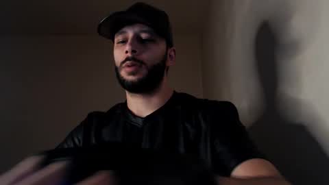 Snapshot of henryaxe chatting on October 2025 08:00:02 AM HenryAxe online show from October 2025 08:00:02 AM