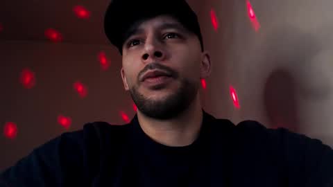 Snapshot of henryaxe chatting on October 2025 09:44:01 AM HenryAxe online show from October 2025 09:44:01 AM