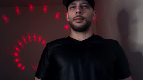 Snapshot of henryaxe chatting on November 2025 03:25:01 PM HenryAxe online show from November 2025 03:25:01 PM