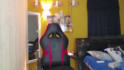 Snapshot of hera_divine chatting on January 2025 09:47:01 PM HERA online show from January 2025 09:47:01 PM