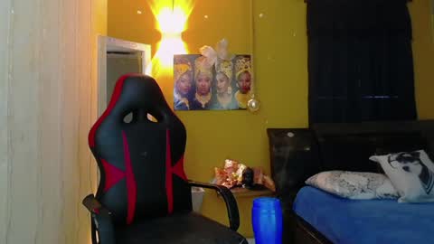 Snapshot of hera_divine chatting on January 2025 07:27:02 PM HERA online show from January 2025 07:27:02 PM