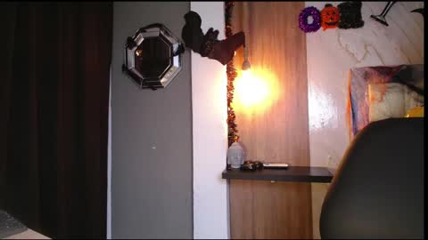 Snapshot of hera_divine chatting on October 2025 10:21:01 PM HERA online show from October 2025 10:21:01 PM