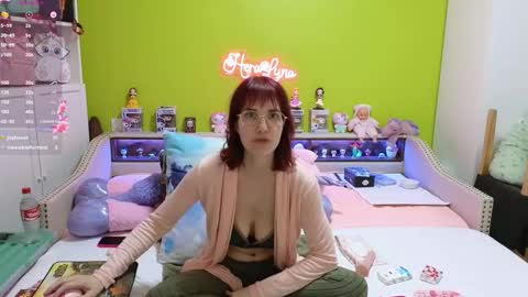 HeraLuna  online show from February 2026 09:57:02 PM