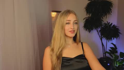 Snapshot of here_wego_again_ chatting on September 2025 02:13:02 AM Elise online show from September 2025 02:13:02 AM