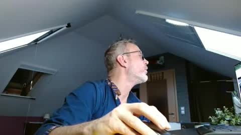 hering76 online show from January 2025 08:56:01 AM