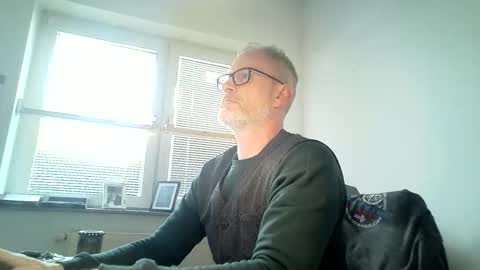 hering76 online show from May 2026 08:21:01 AM