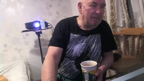 mature online show from November 2025 06:47:02 AM