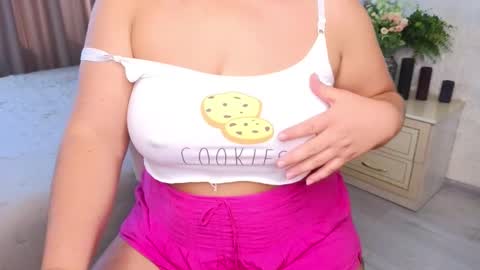 Snapshot of heroine_of_your_life chatting on October 2025 08:23:02 AM Maryana online show from October 2025 08:23:02 AM