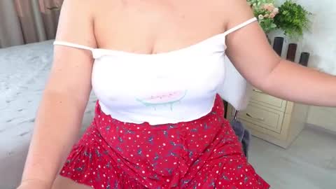 Snapshot of heroine_of_your_life chatting on November 2025 06:58:02 AM Maryana online show from November 2025 06:58:02 AM