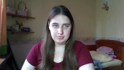 hess_luna_ online show from November 2025 10:12:02 AM