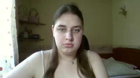 hess_luna_ online show from May 2026 09:04:02 AM