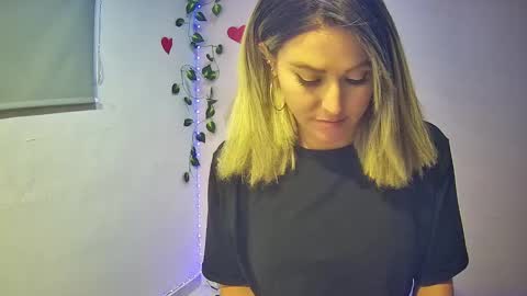 Hestesiaxx online show from December 2024 02:01:01 AM