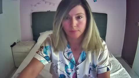 Hestesiaxx online show from July 2026 02:03:02 AM