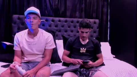 heteros men online show from February 2026 09:01:01 PM