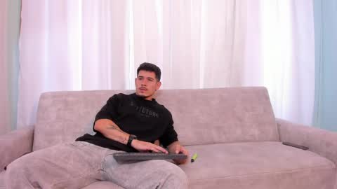 heteros men online show from May 2026 08:48:02 PM