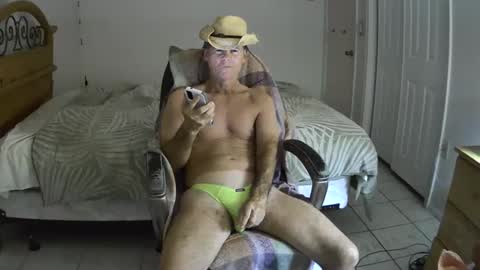 Snapshot of hewes1 chatting on February 2025 05:24:02 AM hewes1 online show from February 2025 05:24:02 AM