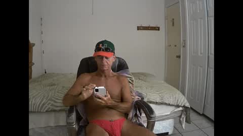 Snapshot of hewes1 chatting on September 2025 09:31:01 AM hewes1 online show from September 2025 09:31:01 AM