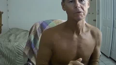 Snapshot of hewes1 chatting on September 2025 11:37:01 PM hewes1 online show from September 2025 11:37:01 PM